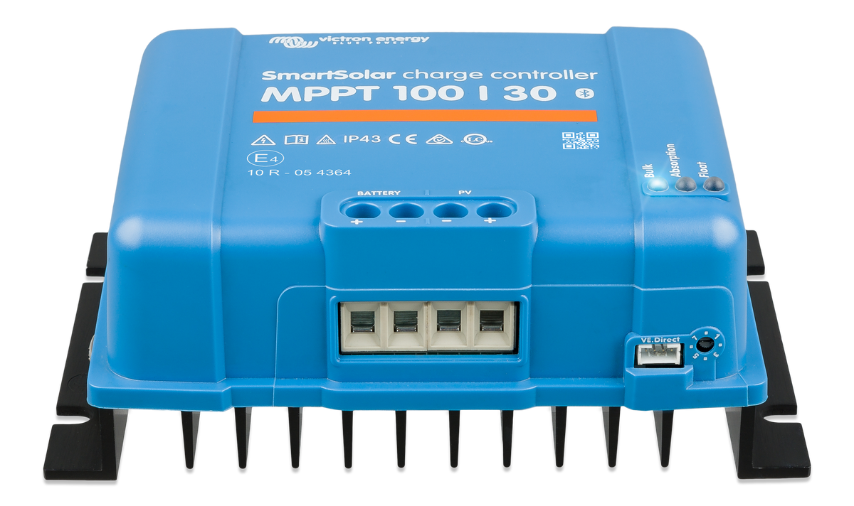 Victron SmartSolar MPPT 100/30 solar charge controller, front view