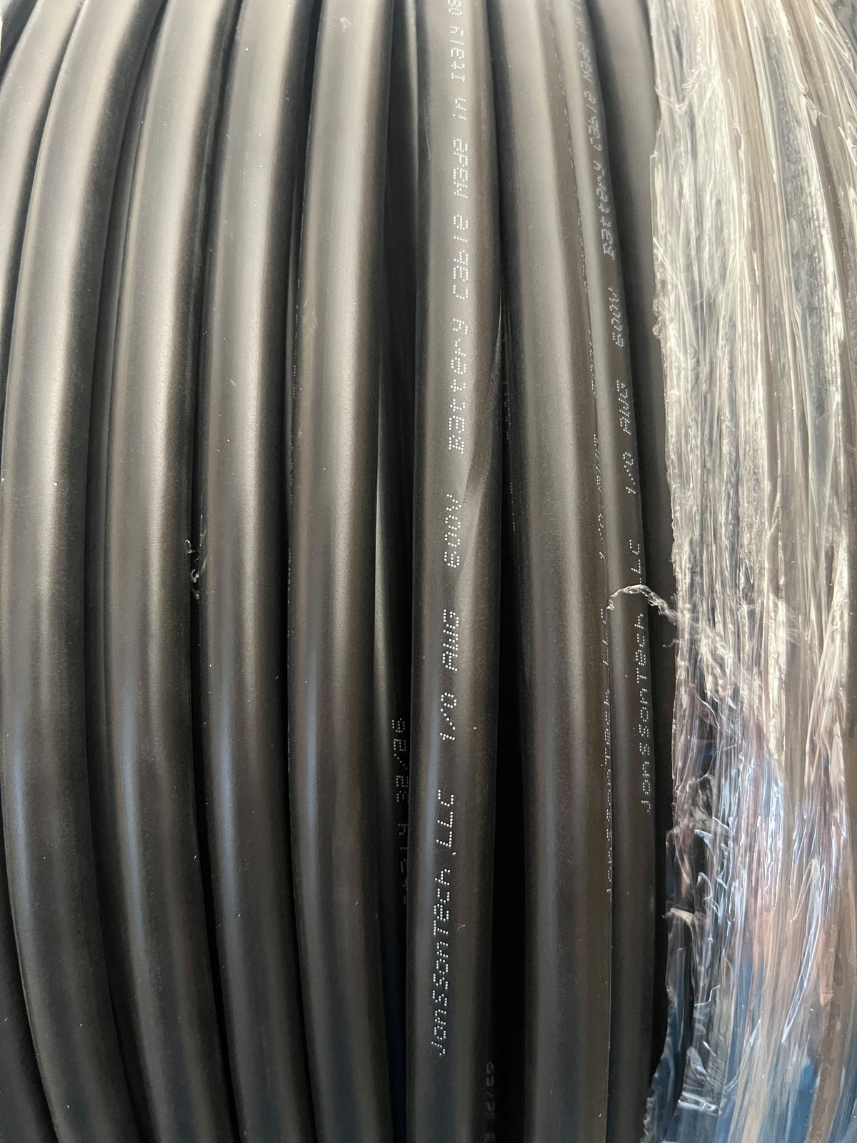 2/0 AWG (70mm²) Flexible Copper Battery Cable — Made in Italy, Sold Per Foot (Red or Black)